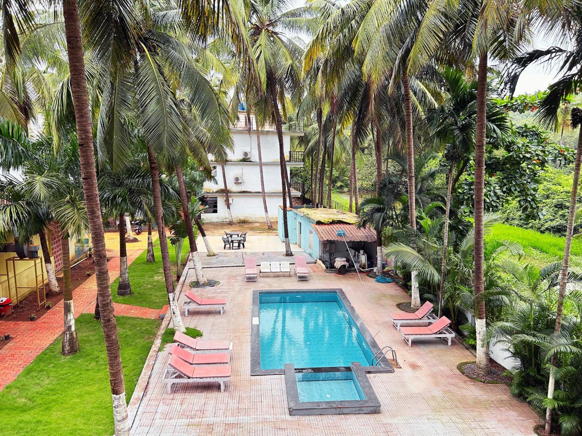 Bay Breeze Resorts & Hotels Morjim Zewnętrze zdjęcie