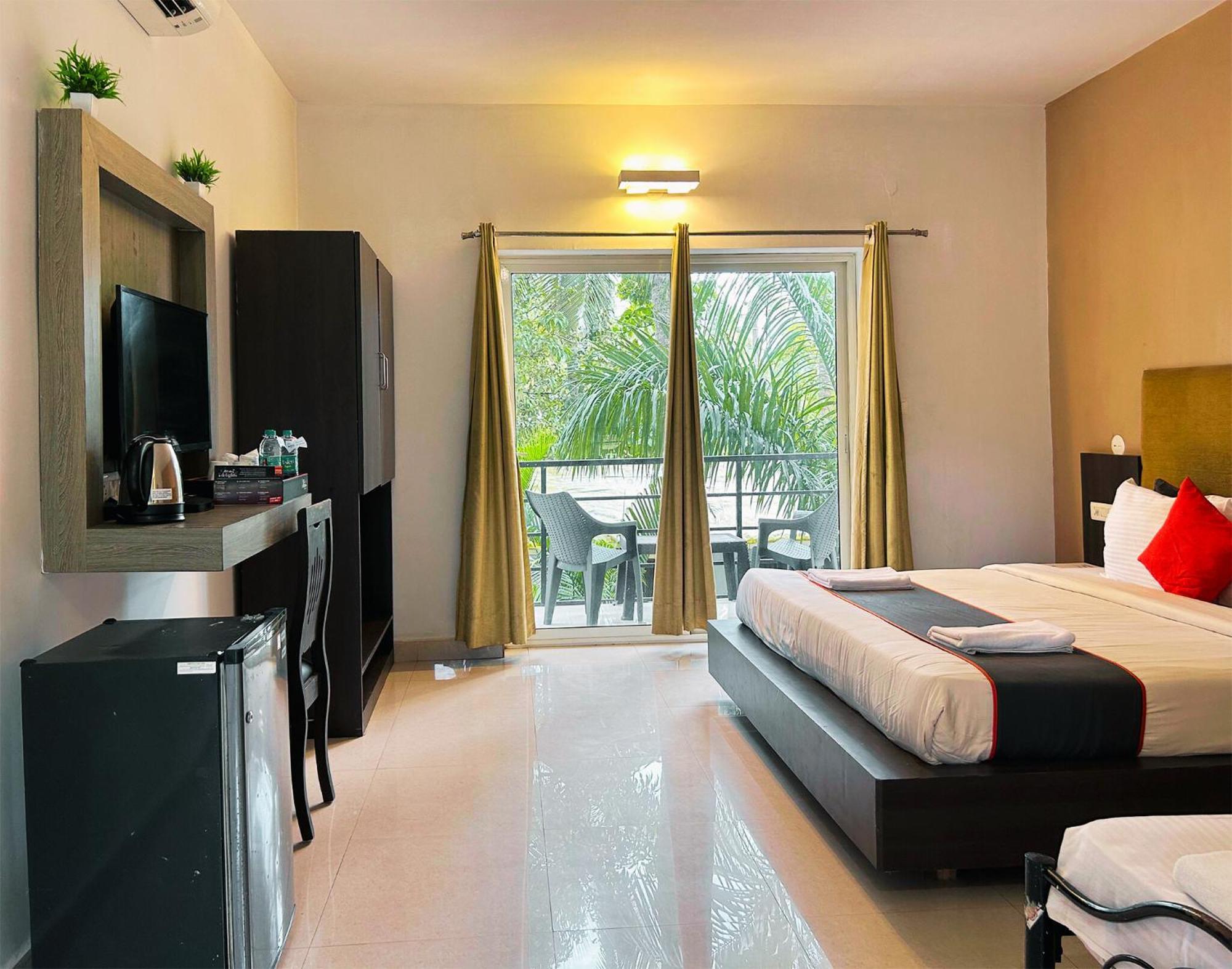 Bay Breeze Resorts & Hotels Morjim Zewnętrze zdjęcie