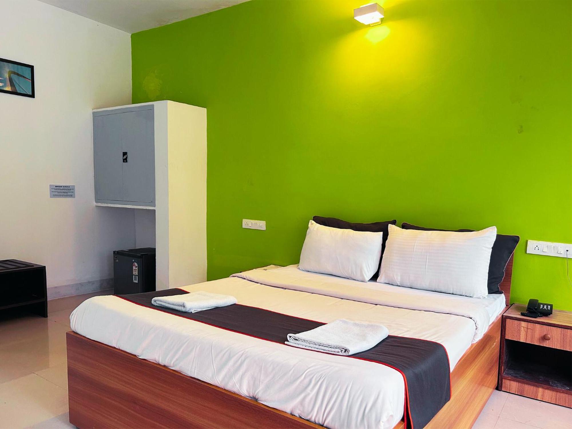 Bay Breeze Resorts & Hotels Morjim Zewnętrze zdjęcie