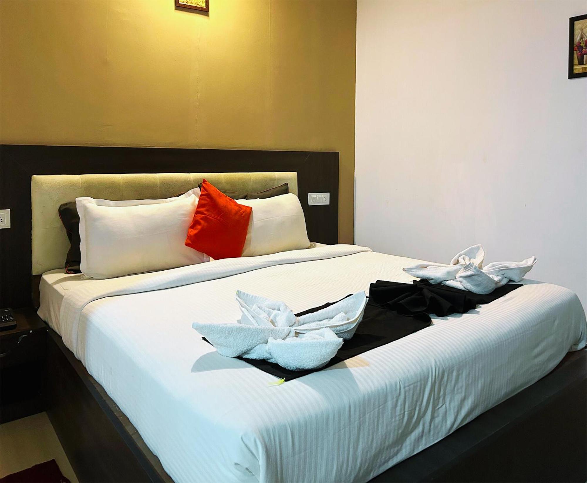 Bay Breeze Resorts & Hotels Morjim Zewnętrze zdjęcie